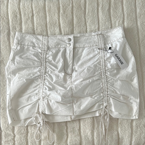 Garage Women's White Skort - Picture 1 of 5